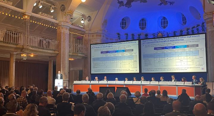 Hauptversammlung der Volksbank: neue Satzung zur Optimierung der Governance und dritte unentgeltliche Zuteilung von Aktien genehmigt.